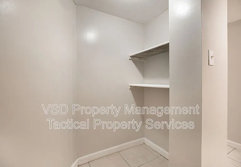 2048 W 98th St #5 — Photo 8