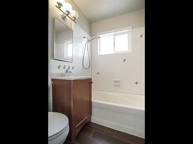 2561 E 6550 S — Photo 4