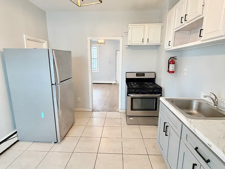 86 Wilson Pl #1A — Photo 2