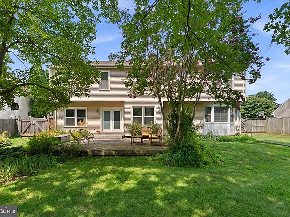 4th image of 4220 Cherry Valley Dr