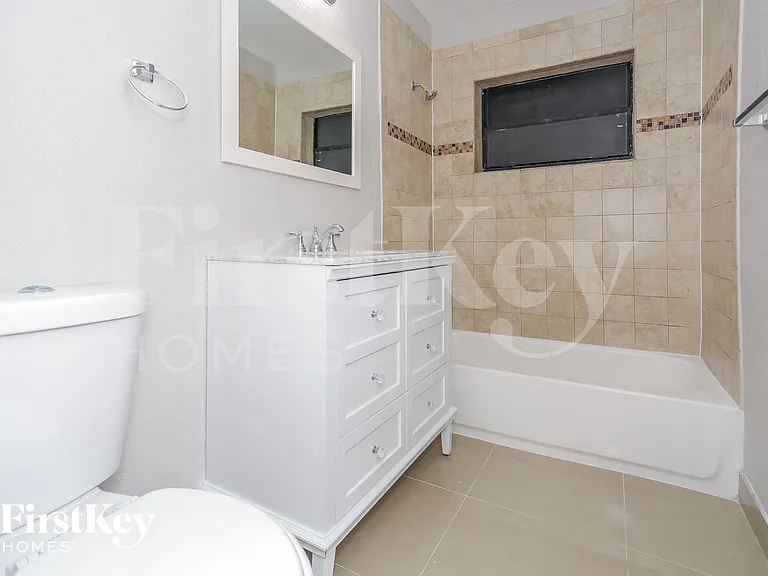 6548 SW 26th St — Photo 13