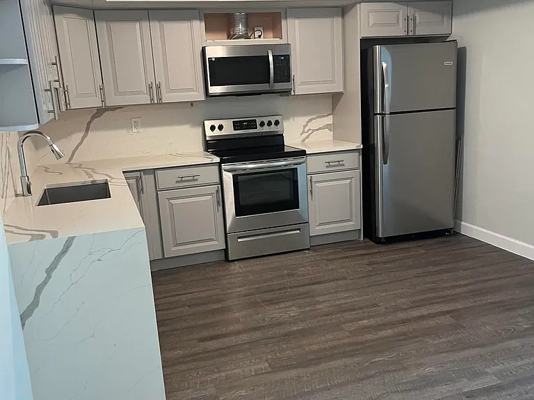 1419 SE 2nd St #1 — Photo 3
