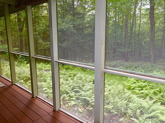 5th image of 70 Mountainview Trl