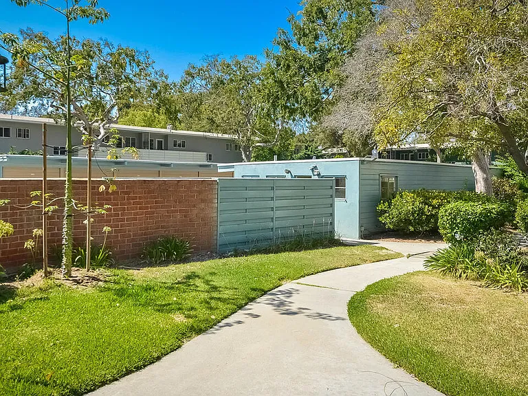 5262 Village Grn — Photo 12