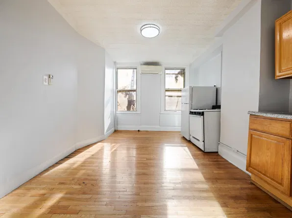 150 21st Street image 1 of 12