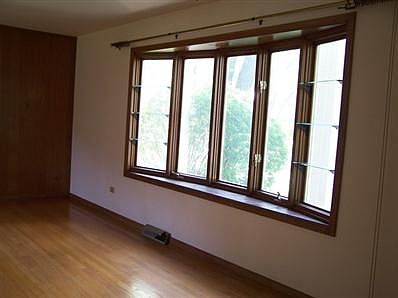 4th image of 735 Liberty Bell Ln