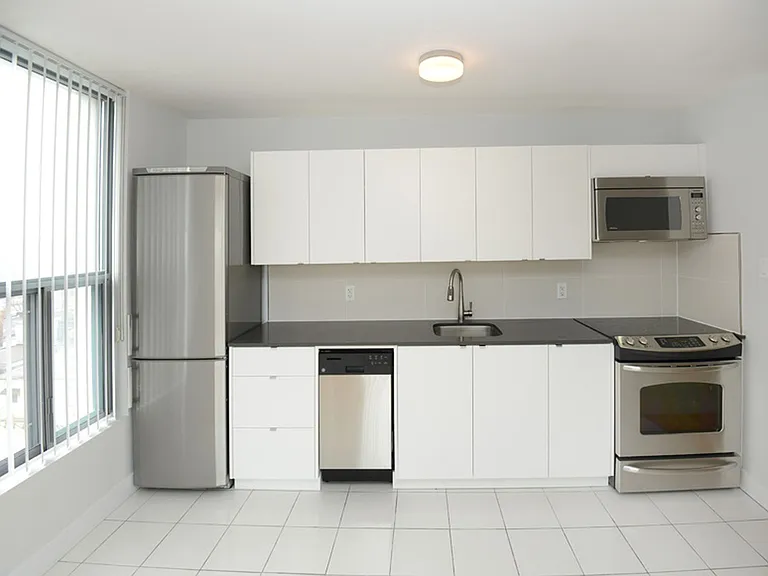 800 Richmond St W — Photo 57