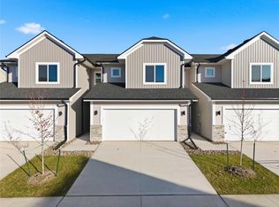 6949 Poppy Ct, Johnston, IA 50131