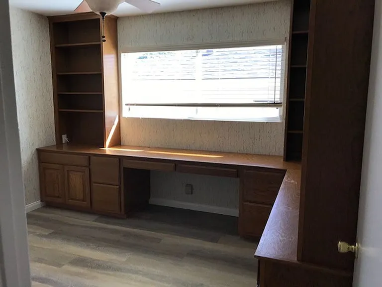 157 N Linden Dr — Photo 15