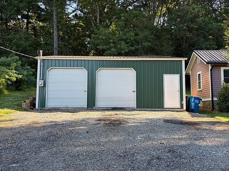 Detached Garage/Shop Space