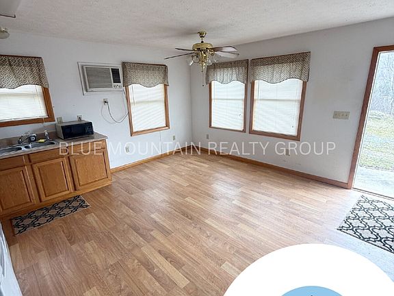 3rd image of 75 Log Cabin Ln