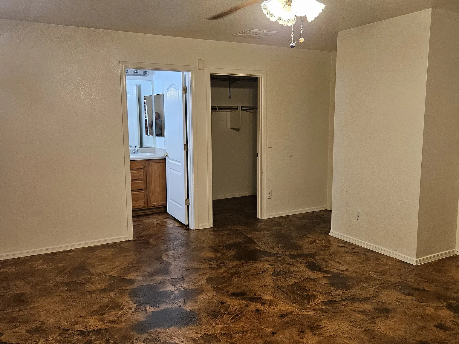 3 bed, 1295 sqft, $1,750 — Photo 4