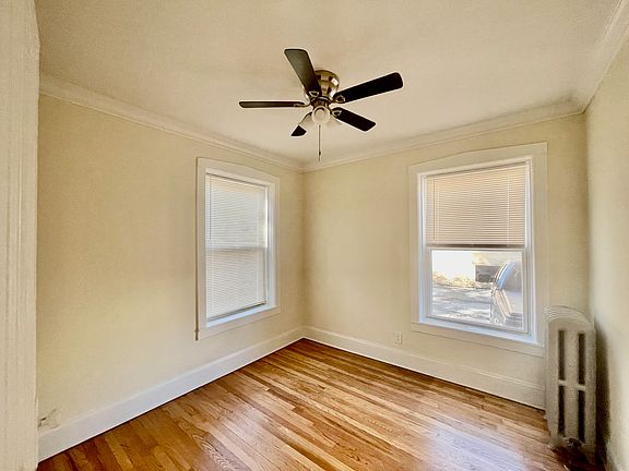 4th image of 2542 W Thorndale Ave