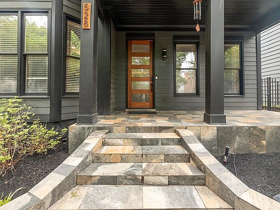 2nd image of 528 Monteigne Blvd