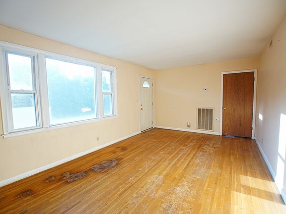 4th image of 915 Preston Dr