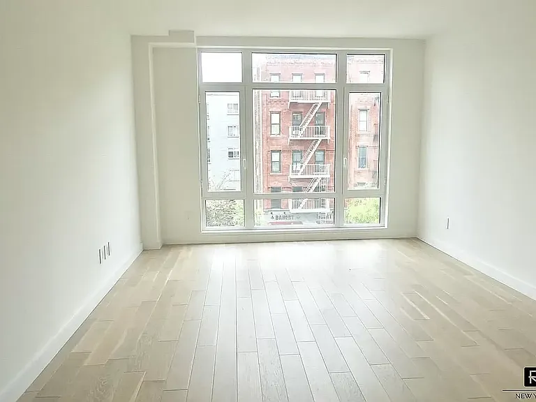 952 Columbus Ave #4B — Photo 3