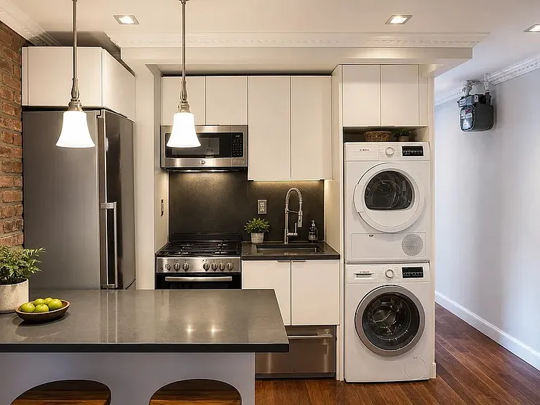 115 Mulberry St #4F — Photo 4