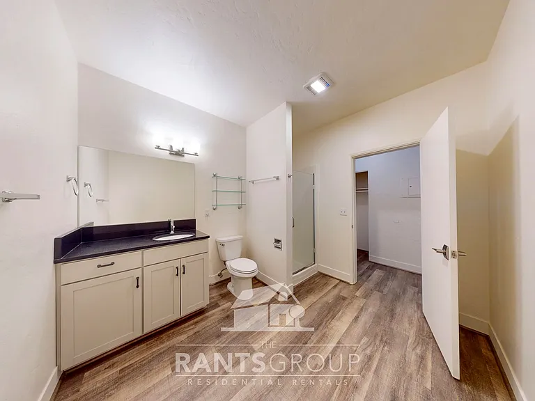Thompson Apartments — Photo 32