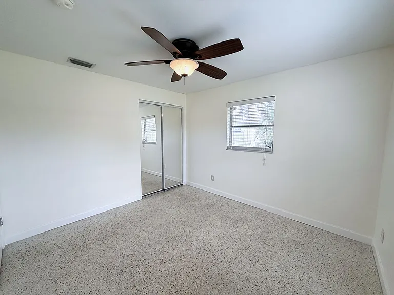 1637 S Mayfair Rd — Photo 23