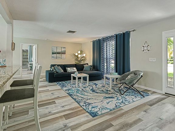 4th image of 2424 Rosa Ln