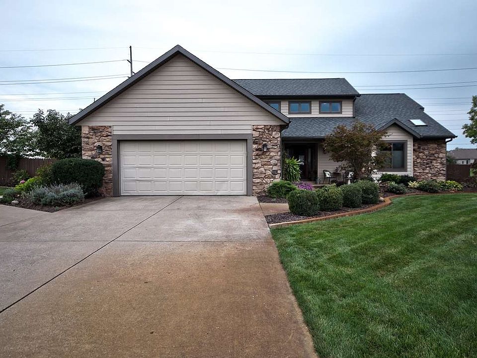 1st image of 64783 Apple Ln