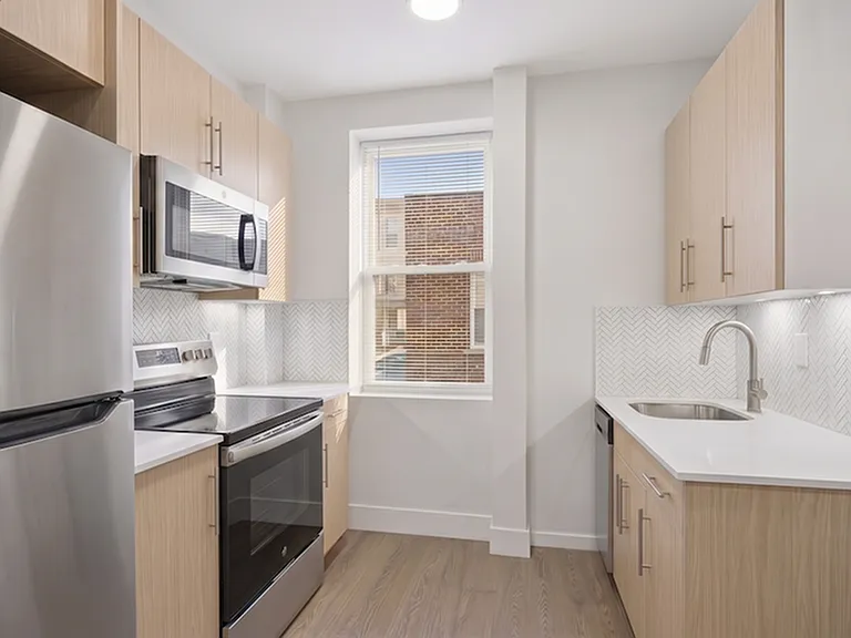 16-40 Queensberry Street — Photo 4