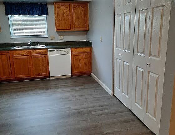 5th image of 5019 Dubois Ct