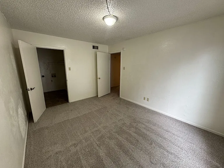 4308 Lake Rd — Photo 38