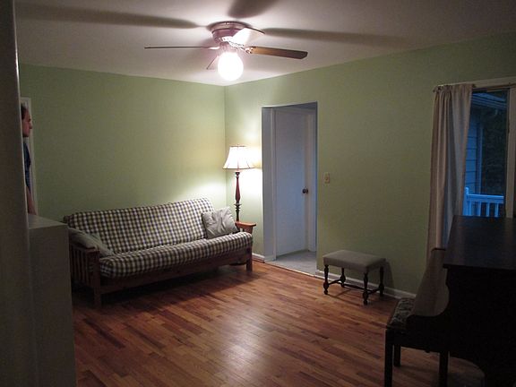 3rd image of 204 Kinney Ave NW
