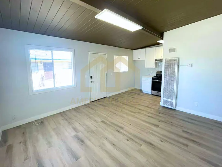 324 N L St #D — Photo 2