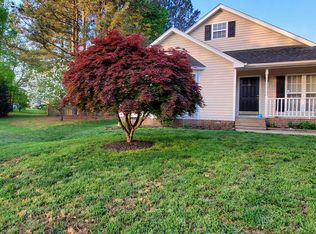305 Buckfield Ln, Holly Springs, NC 27540