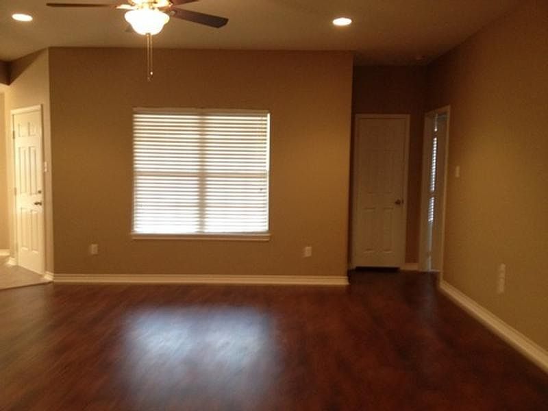 2nd image of 3017 Birdwell Ln