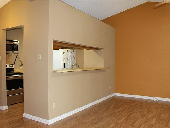 3rd image of 518 Myrtle Dr