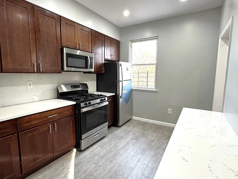 32-21 97th St #2L — Photo 1