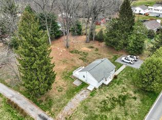 19638 Graystone Rd, White Hall, MD 21161