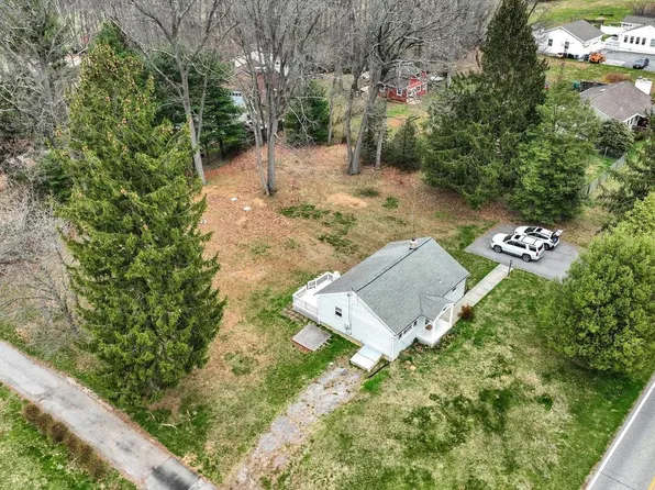 19638 Graystone Rd, White Hall, MD 21161