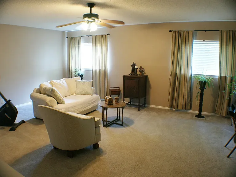 335 Stone Point — Photo 18