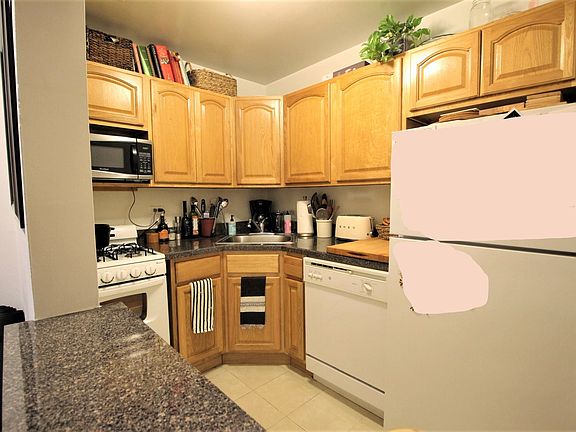 5th image of 325 E 64th St APT 213