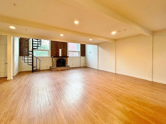 3rd image of 50 Abeel St Unit 1