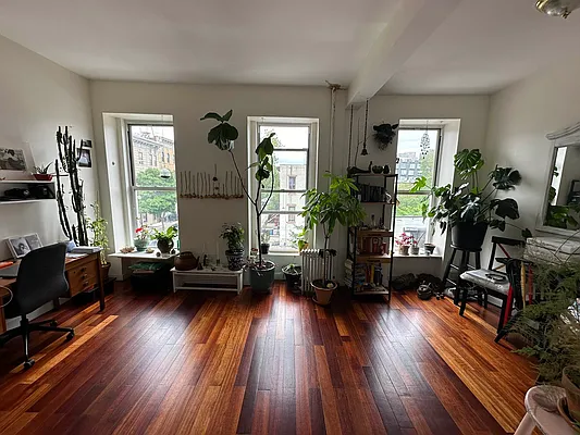 Rented by Yup Realty LLC | media 7