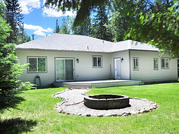 Backyard w/ deck & firepit