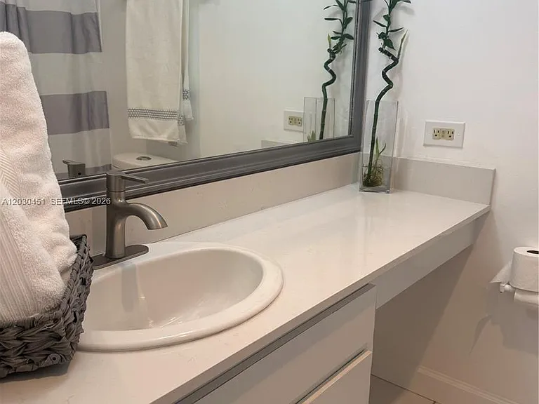1390 Ocean Dr #302 — Photo 14