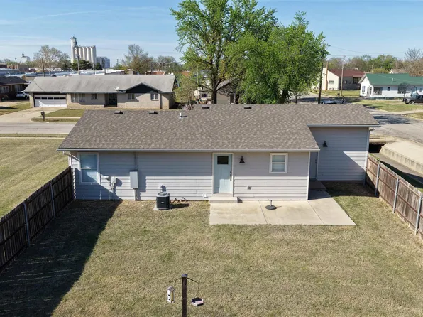121 E 11th St, Harper, KS 67058
