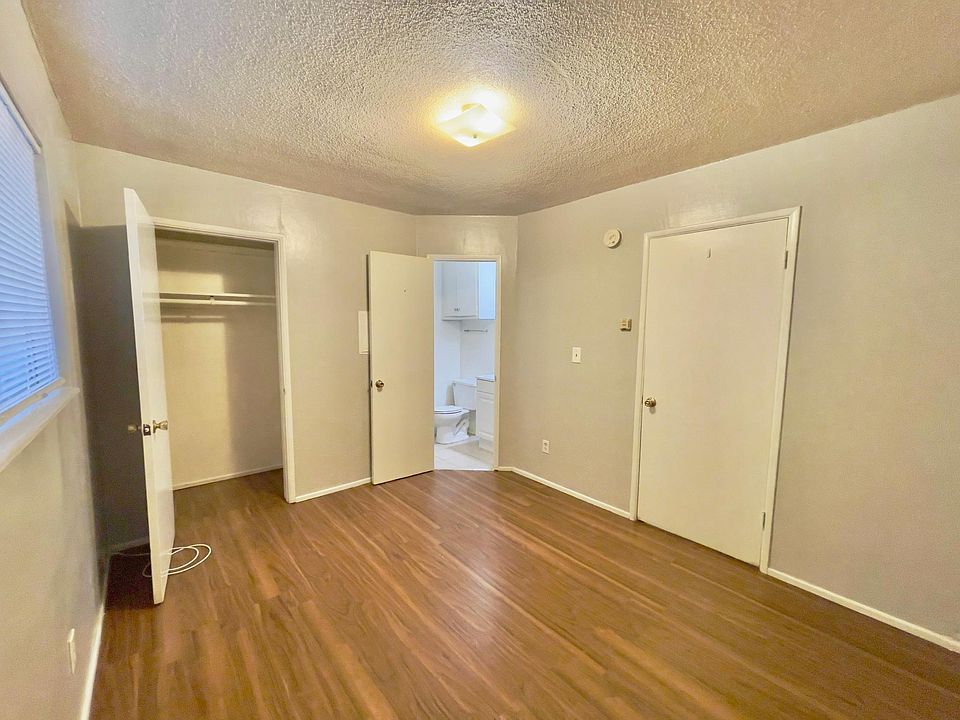 1st image of 10960 Campus St