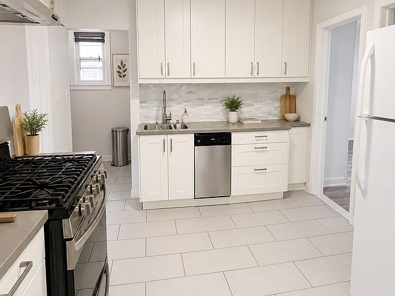3rd image of 707 College Pl Floor 2