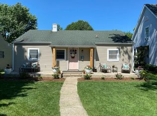 2228 Sycamore St, Columbus, IN 47201