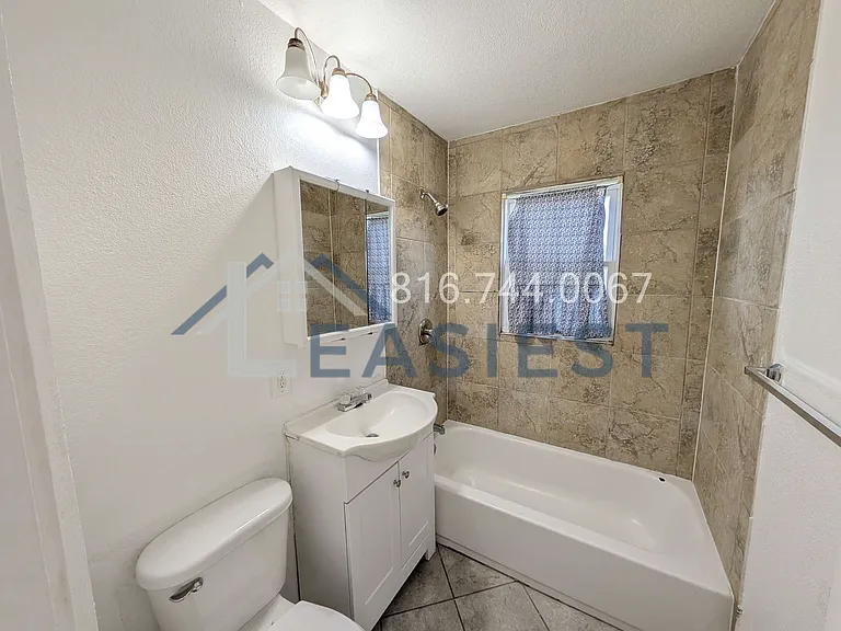1118 E 79th St — Photo 13