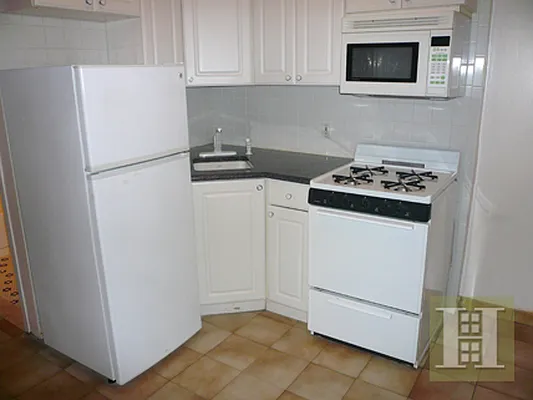 Rented by Halstead Real Estate | media 27