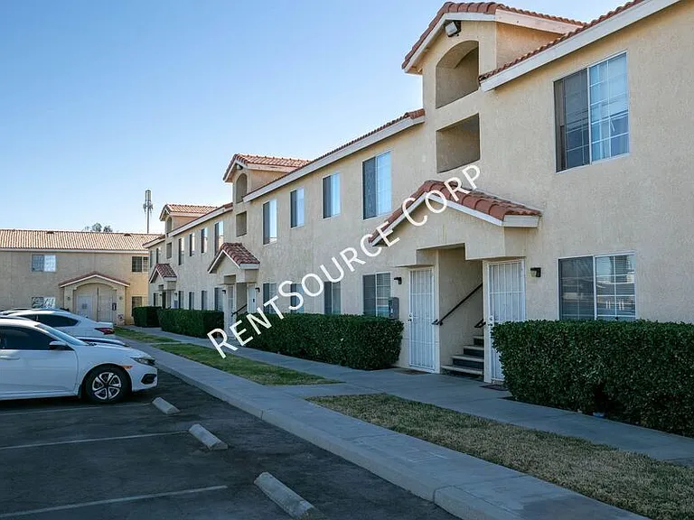 2910 B St #7 — Photo 2