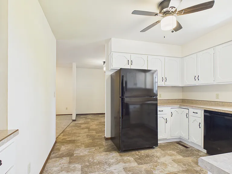 706 Elizabeth Dr — Photo 11